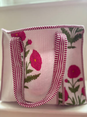 Quilted tote bag with zip