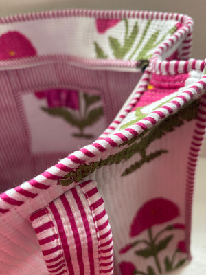Quilted tote bag with zip