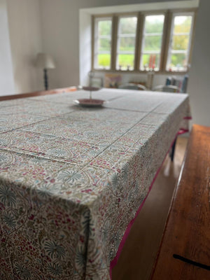 Palm and butterfly poplin tablecloth